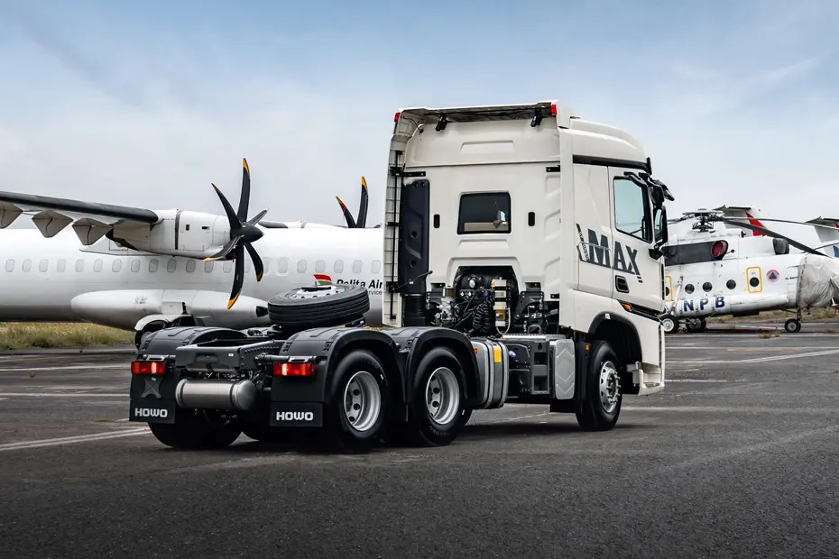 Sinotruck Howo MAX 6×4 Tractor Truck-1