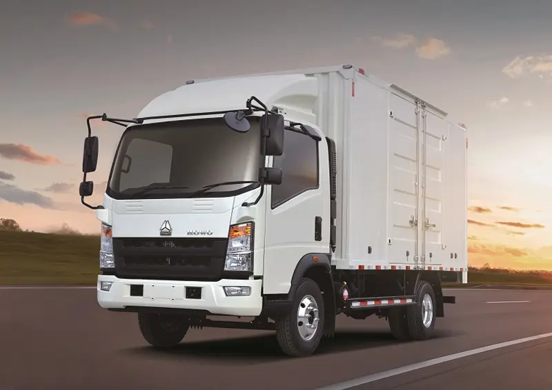 Sinotruk Howo 4×2 Light Box Cargo Truck