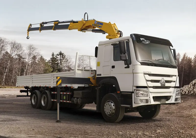 Sinotruk Howo 6×4 Crane Truck-2