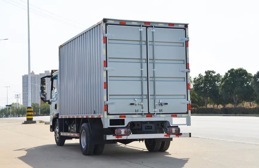 Sinotruk Howo Box Cargo Truck-3