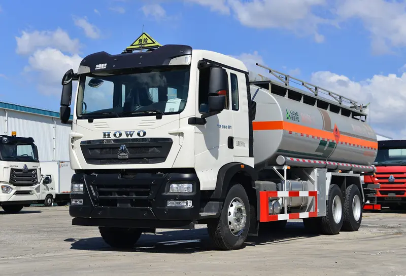 Used Sinotruk Howo Fuel Tanker Truck