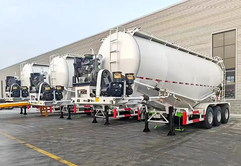Sinotruck Howo Cement Bulker Semi Trailer (2)