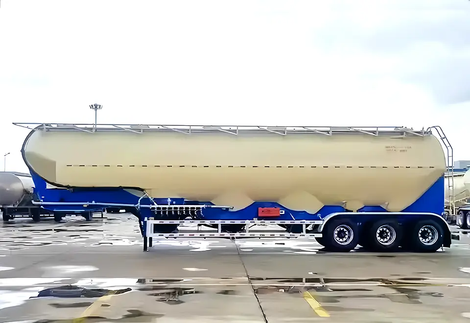 Sinotruck Howo Flour Bulker Semi Trailer (1)