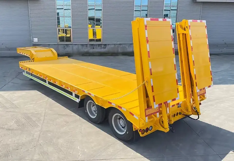 Sinotruck Howo Lowbed Semi Trailer (1)